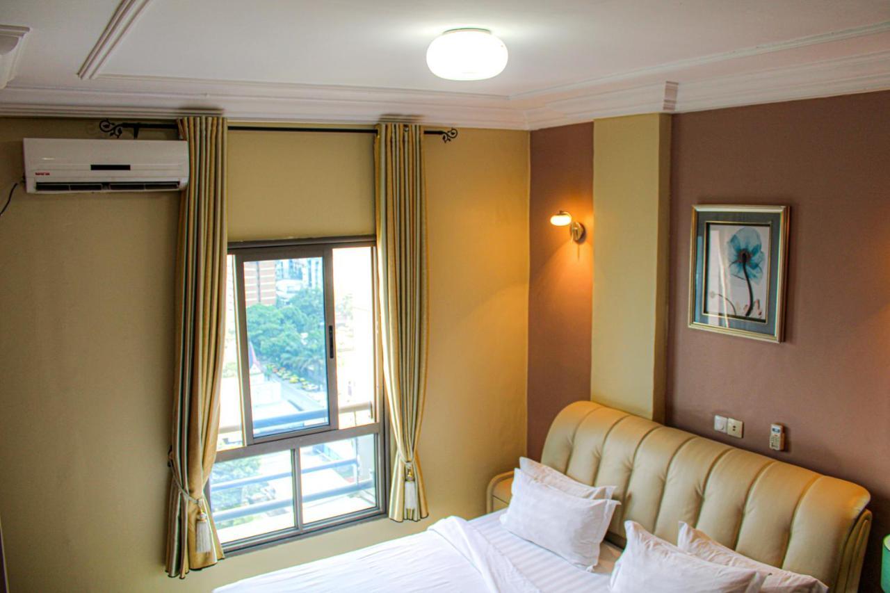 Residence Le Carat Bonapriso Дуала Екстер'єр фото